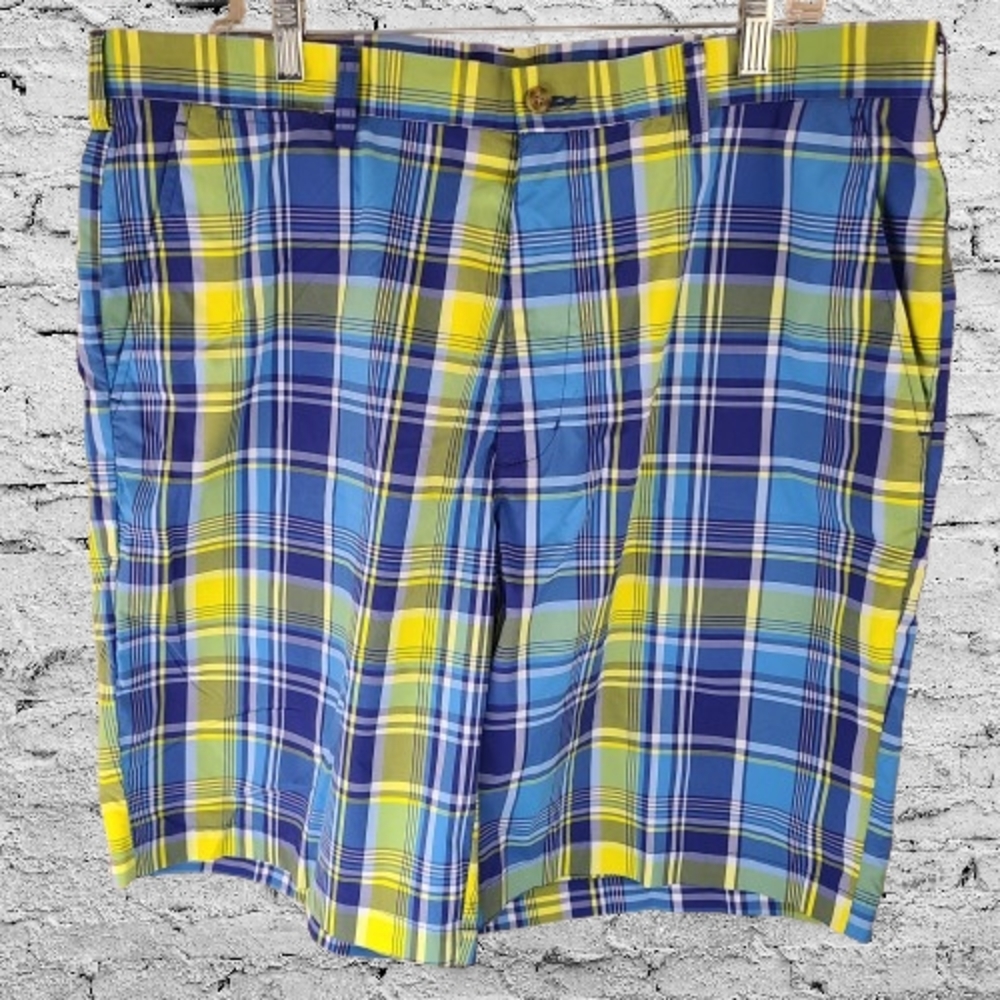 (945) PGA Tour Mens Flat Front Checkered Golf Shorts, Size: 38